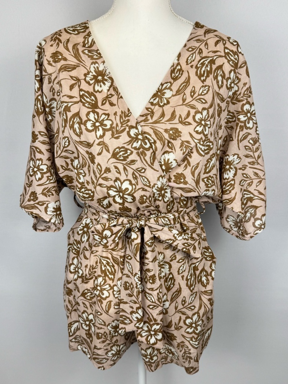 New Baltic Born Connor Romper Taupe Floral Short Sleeves Belted Pockets Small - Picture 4 of 11